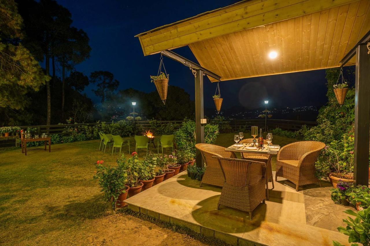 Stayvista At Floradale W Jacuzzi & Wood-Fire Pizza กัสซอลี ภายนอก รูปภาพ